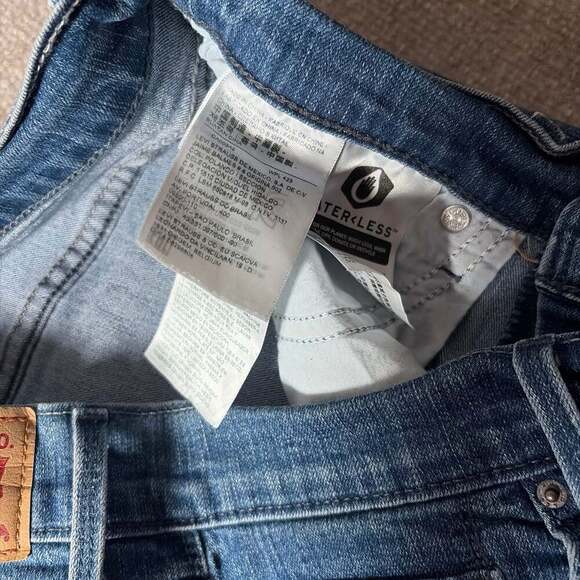 Levi's Women's 505 Straight Leg Jeans, Medium Wash, Size 8 1582 - Picture 5 of 7